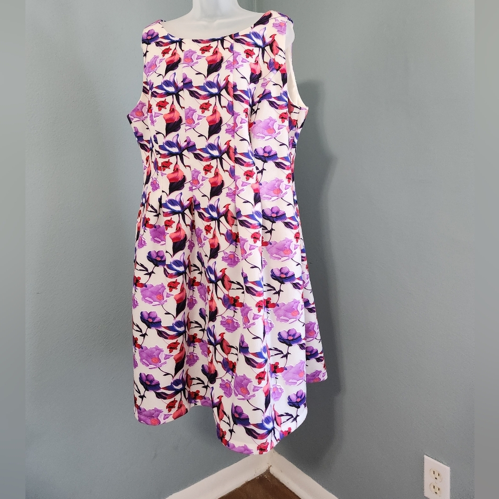 Gabby Skye Pink and Purple Floral Sleeveless Mini Dress